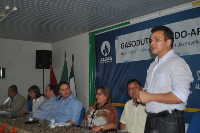 Ricardo participa de solenidade de assinatura da ordem de serviço de gasoduto
