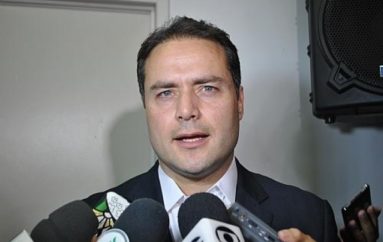 Durante entrevista em Arapiraca, Renan Filho anuncia Instituto de Criminalística no município