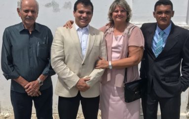 Ricardo Nezinho prestigia posse da prefeita eleita de Coqueiro Seco