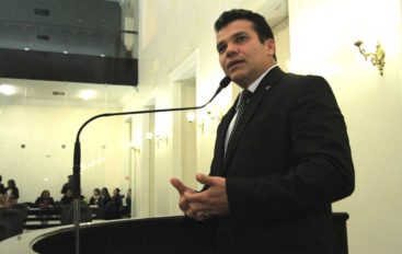 Ricardo Nezinho cotado para a liderança do governo na Assembleia