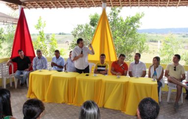 Deputado Ricardo Nezinho debate desenvolvimento com lideranças em Craíbas