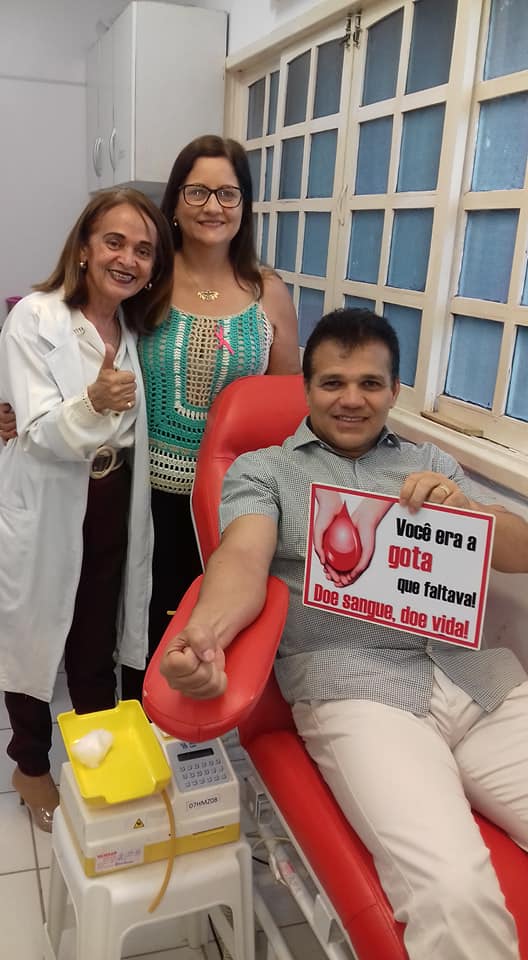 Deputado Ricardo Nezinho doa sangue e lança desafio na internet