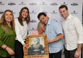 10ª edição do projeto Raízes Arapiraca emociona homenageados e familiares no cinema