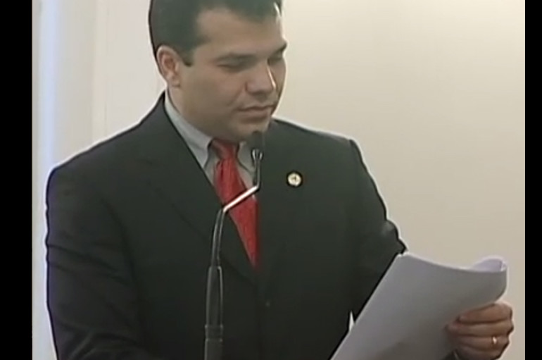 O deputado Ricardo Nezinho solicita, na sessão do dia 10/06/2009, a ampliação da Unidade de Emergência do Agreste. Enviado em 25 de set de 2009