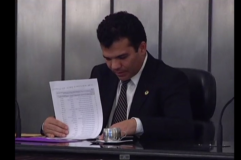 Assembleia aprova Projeto de Lei que reestrutura a Previência do Governo do Estado e Projeto que cria região Metropolitana de Arapiraca. Enviado em 12 de nov de 2009