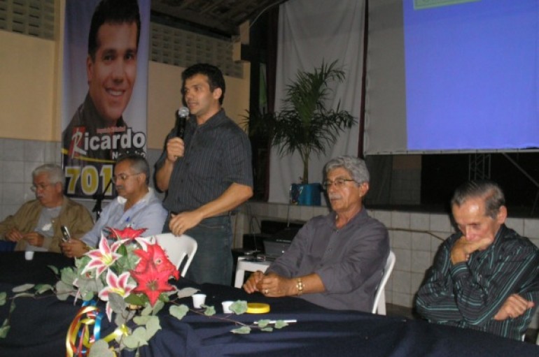 Reunião no Galpão doTuta