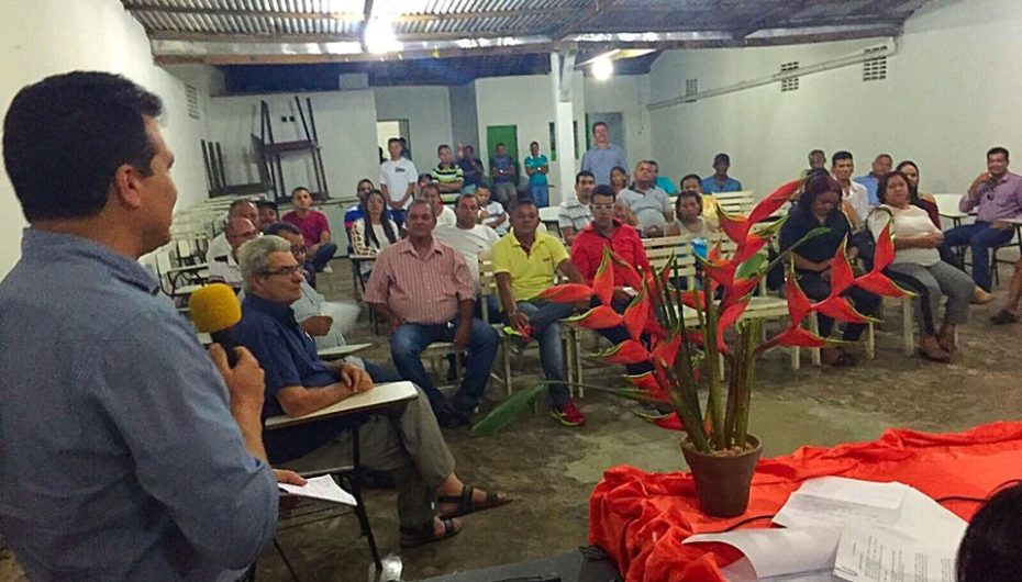 Ricardo participa de reunião solene da Associação de Coqueiro Seco