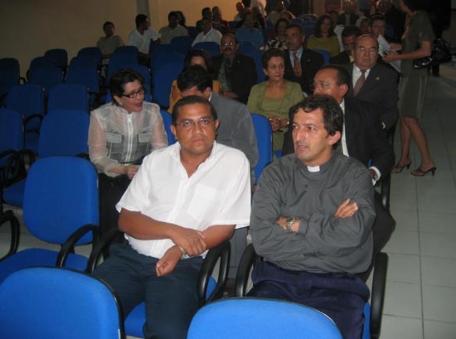 Câmara Municipal de Arapiraca homenageia Bispo Dom Valério (11-04-2004)
