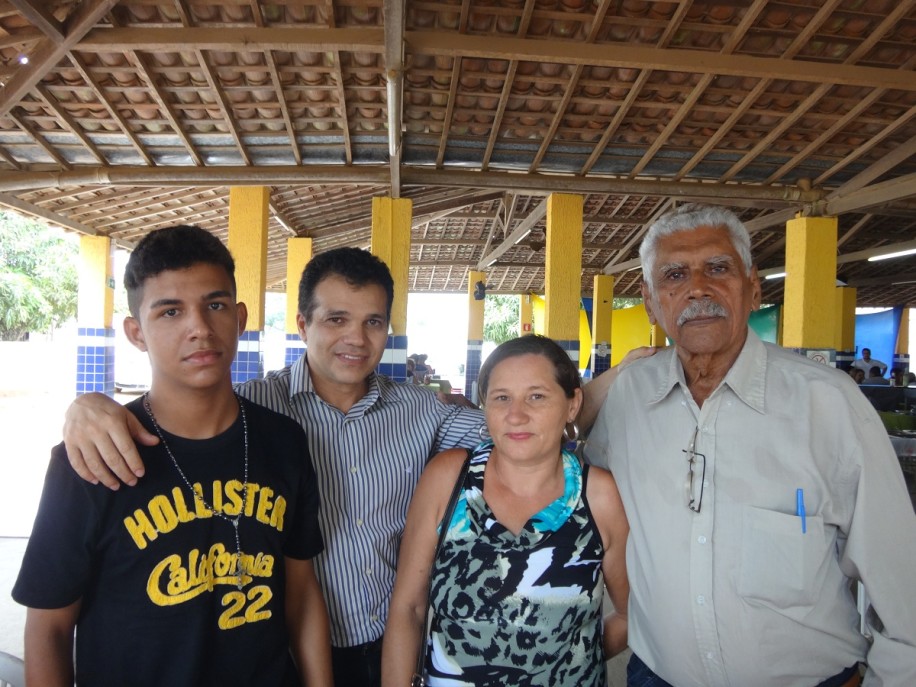 Almoço com diretora da Ass. Nossa Senhora  Aparecida (14-06-2014)