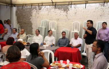 Deputado aproveita presença de Renan Filho em Arapiraca para cobrar instalação de IC na cidade