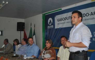 Ricardo participa de solenidade de assinatura da ordem de serviço de gasoduto