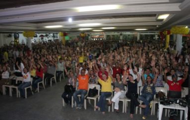 Ricardo Nezinho discursa em clube lotado e agradece o carinho e participação das pessoas