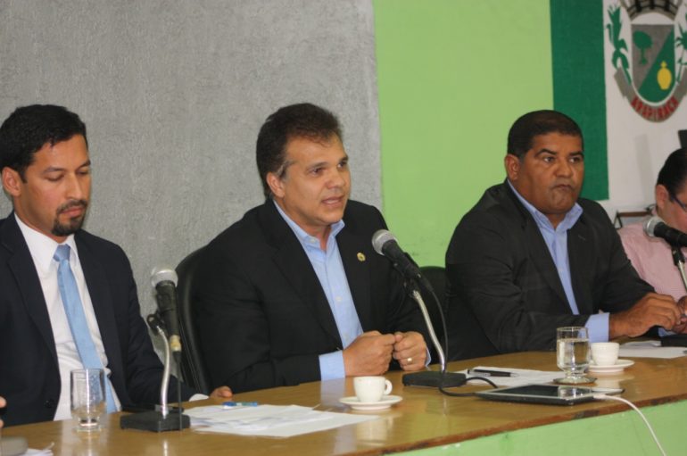 Ricardo Nezinho participa de audiência para debater abastecimento em Arapiraca