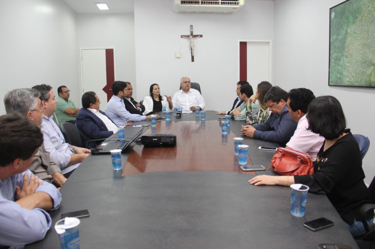 Deputados discutem parceria com gestor de Arapiraca para funcionamento do IC