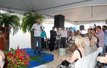 Renan participa da inauguração do Sesc
