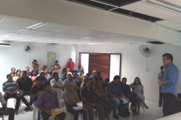 Ricardo Nezinho participa com vereadores de reunião da Facomar