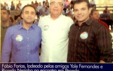 Fábio Farias, ladeado pelos amigos Yale Fernandes e Ricardo Nezinho no encontro em Penedo
