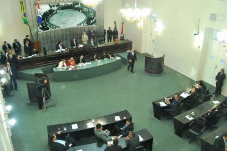Parlamento retoma atividades nesta terça-feira, 15