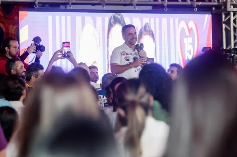 Paulo inaugura comitê em Arapiraca prometendo continuar com programas sociais