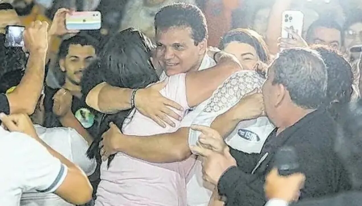 Ricardo Nezinho recebe o carinho de centenas de apoiadores em reunião na reta final da campanha