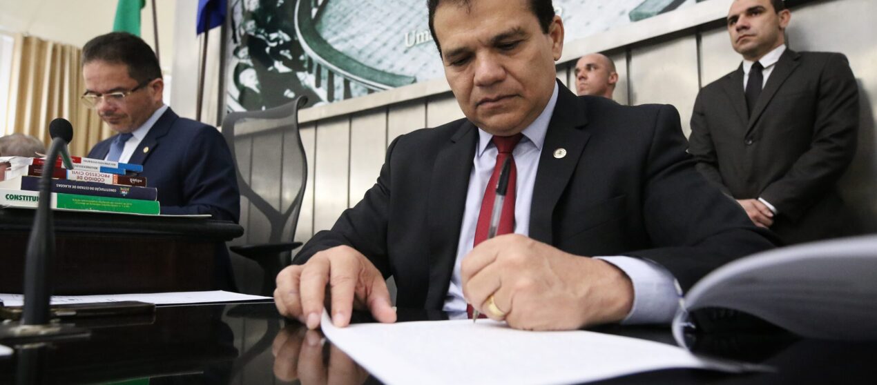 Ricardo Nezinho destaca criação do Fundo da Pessoa Idosa e atuação do governo de Alagoas