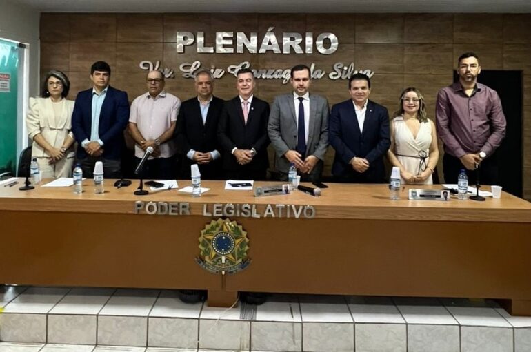 Casas rachadas, poeira e barulho “infernal”: relatório com denúncias de moradores de Craíbas contra mineradora será entregue a órgãos federais, anuncia Medeiros