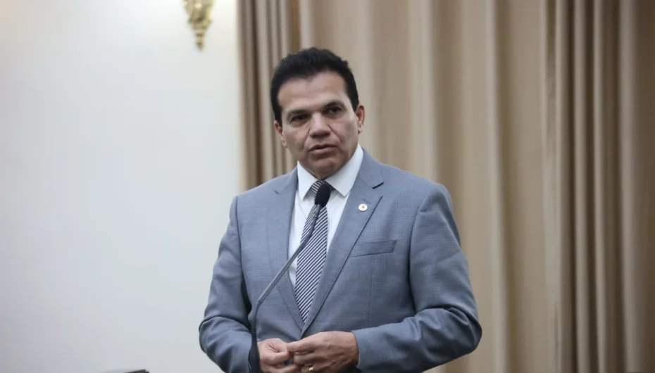 Ricardo Nezinho destaca duplicação da AL-110 e avanços em obras estruturantes no Agreste