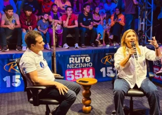 Ricardo Nezinho e Rute Nezinho reúnem centenas de jovens, para ouvir propostas, ﻿em Arapiraca