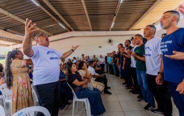 Coral de 60 vozes emociona público na celebração dos 16 anos da Comunidade Dona Paula