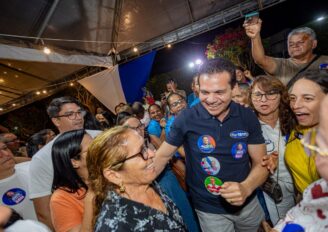 “Eu aprendi a fazer política amando as pessoas”, afirma deputado durante reunião com apoiadores