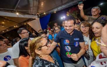“Eu aprendi a fazer política amando as pessoas”, afirma deputado durante reunião com apoiadores