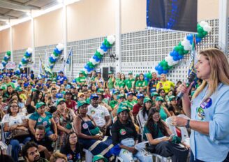 Rute Nezinho assume compromisso com políticas públicas para mães atípicas e cuidadoras